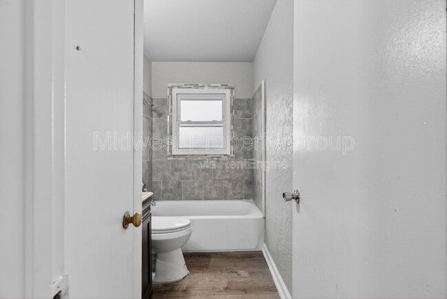 Building Photo - 1157 Redman Blvd