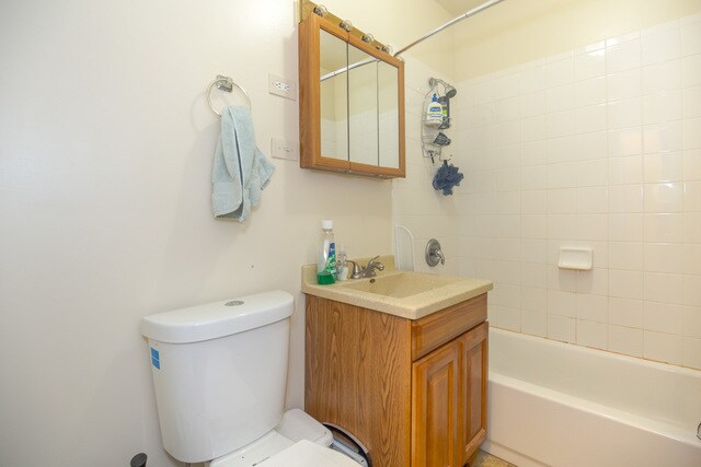 Building Photo - 2843 N Clark St