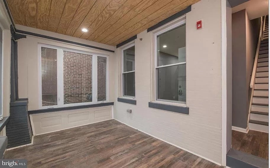 Building Photo - 207 S 49th St