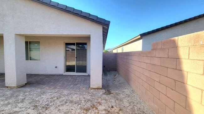 Building Photo - 5991 E Trevano Ave
