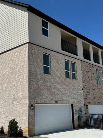 Building Photo - 3407 Sanjeev Dr