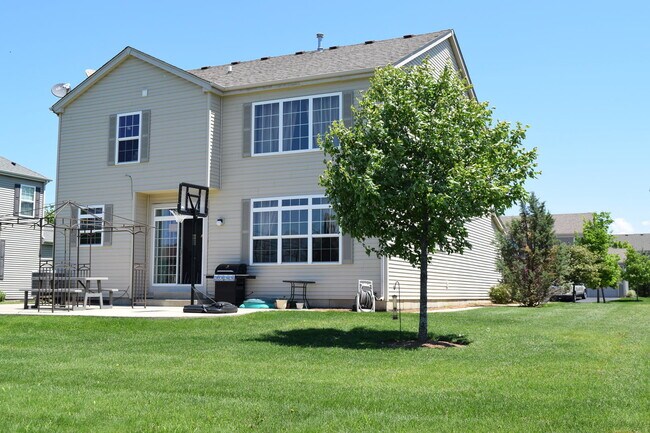 Building Photo - 2146 Cabrillo Ln