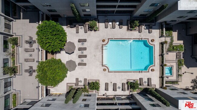 Building Photo - 8455 Fountain Ave