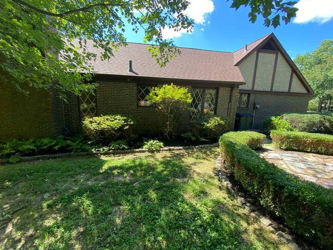 Building Photo - Heather Hills Retreat