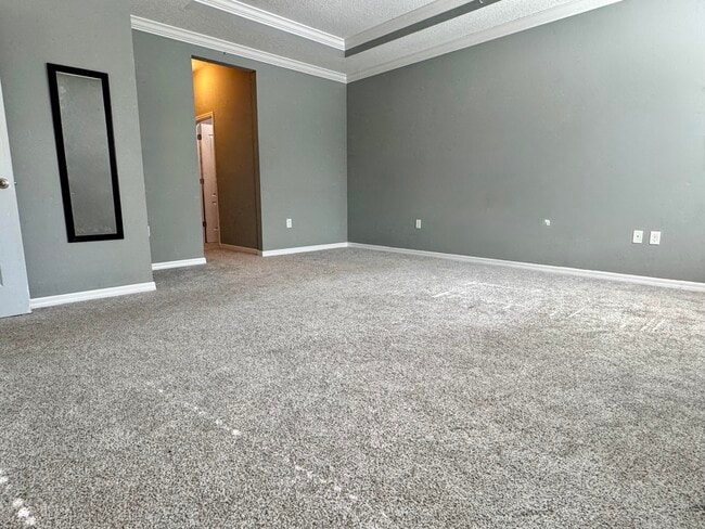 Building Photo - 520 SW Dailey Ave