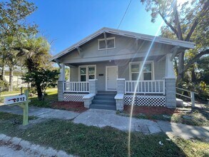 Building Photo - Charming 3 bedroom 2-Bath Bungalow-West Jacksonville 32254!