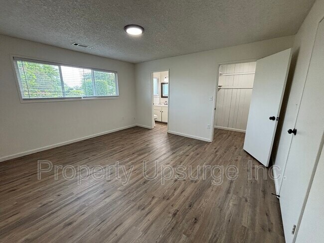 Building Photo - 735 Kimball Rd