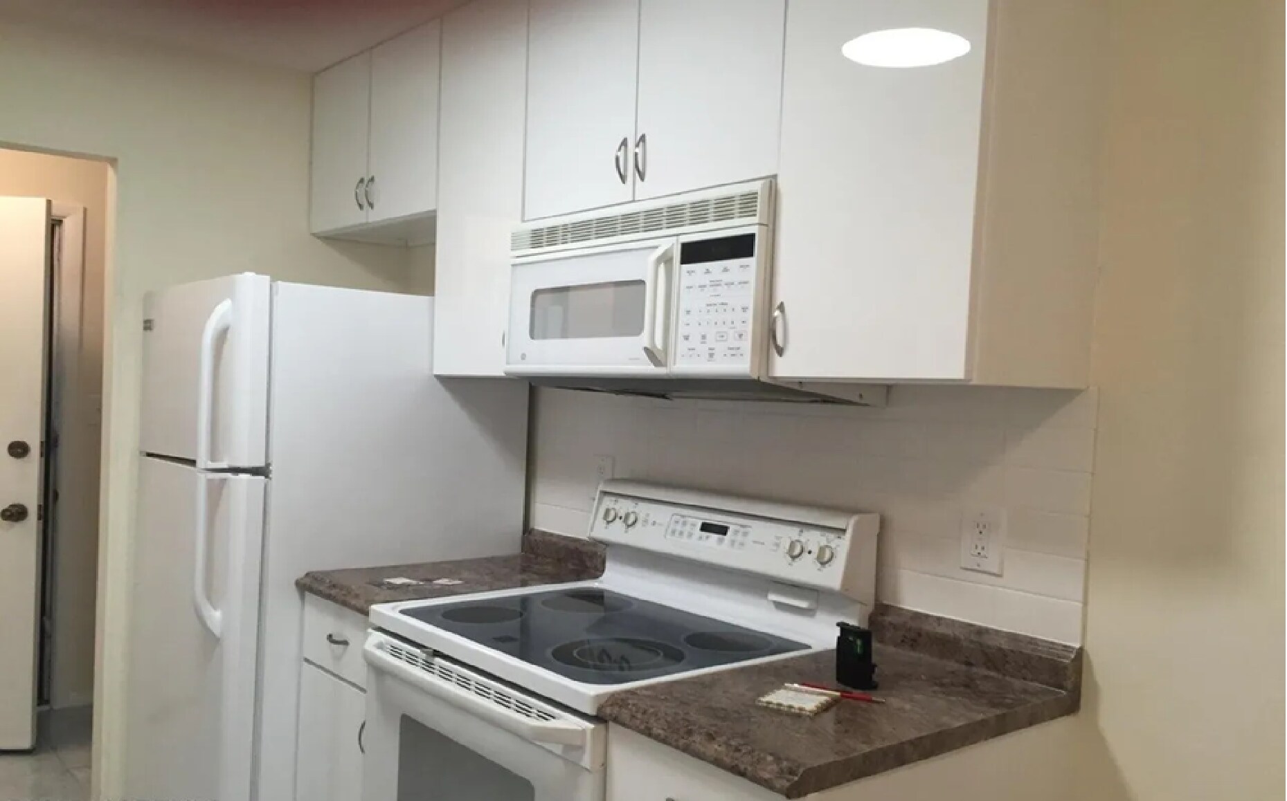 Building Photo - 84 Amberly Dr