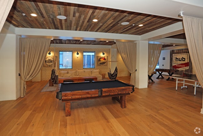 Club Room - Hub on Campus Madison