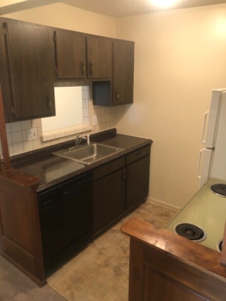 Building Photo - 5950 Andrews Rd