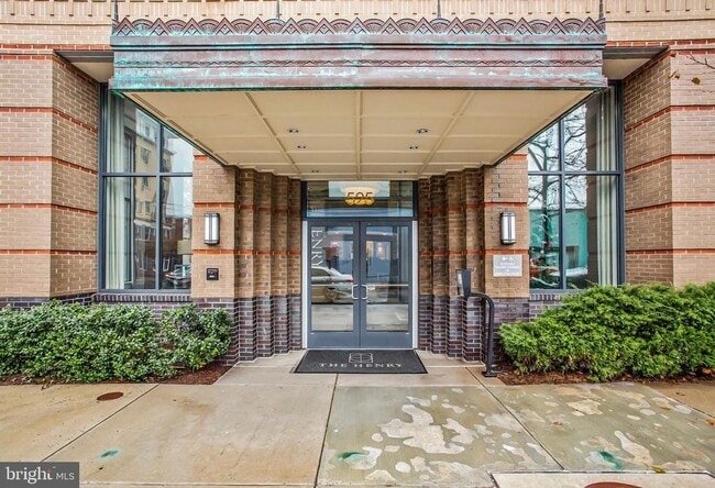 Building Photo - 525 N Fayette St