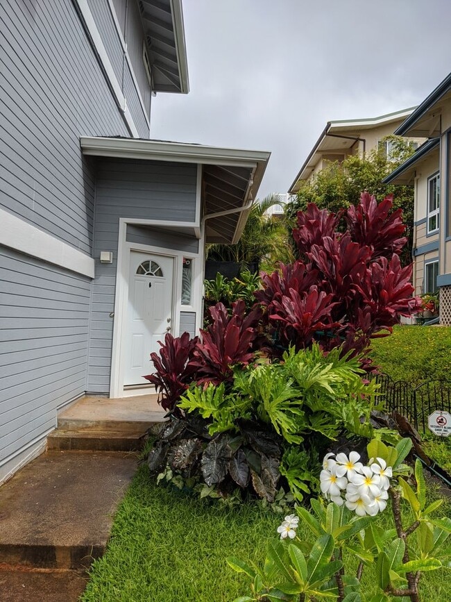 Building Photo - Convenient Location with AC and Solar Photovoltaic