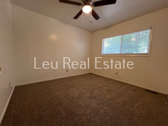 Building Photo - 4844 Golden St