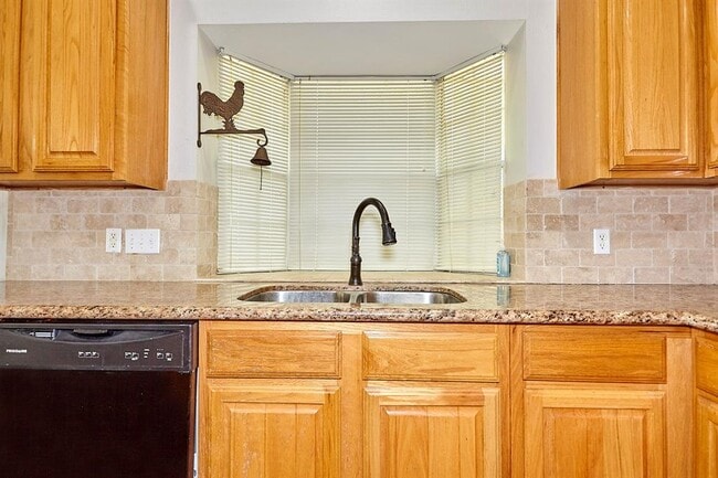 Building Photo - 6734 Wildacre Dr