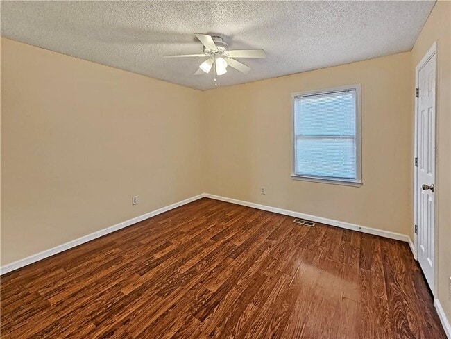 Building Photo - 100 Ginnity Dr