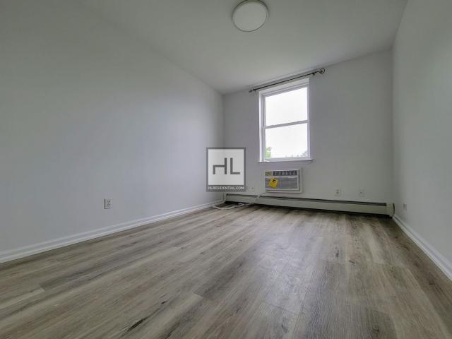 Building Photo - 3 bedroom in BROOKLYN NY 11221