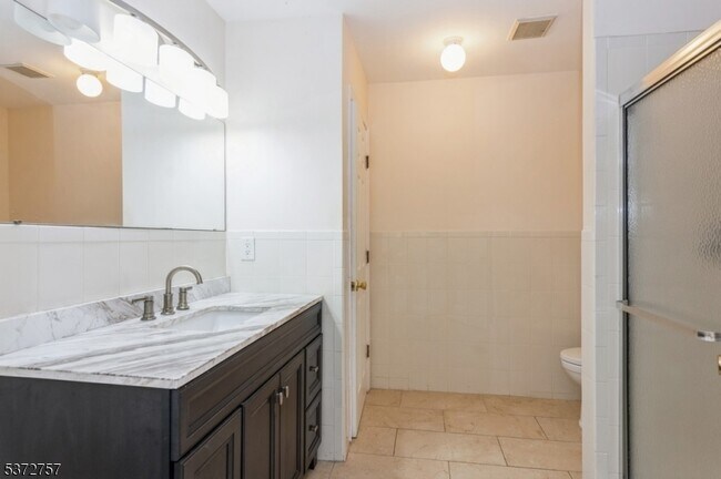 Building Photo - 17 Lackland Ave