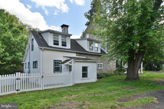 Building Photo - 966 Paige Ct