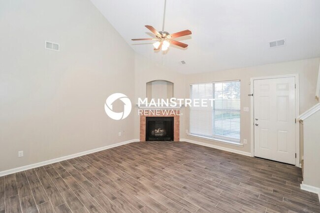 Building Photo - 4 Bedroom Pet-Friendly Home in cordova, TN with Main Street Renewal