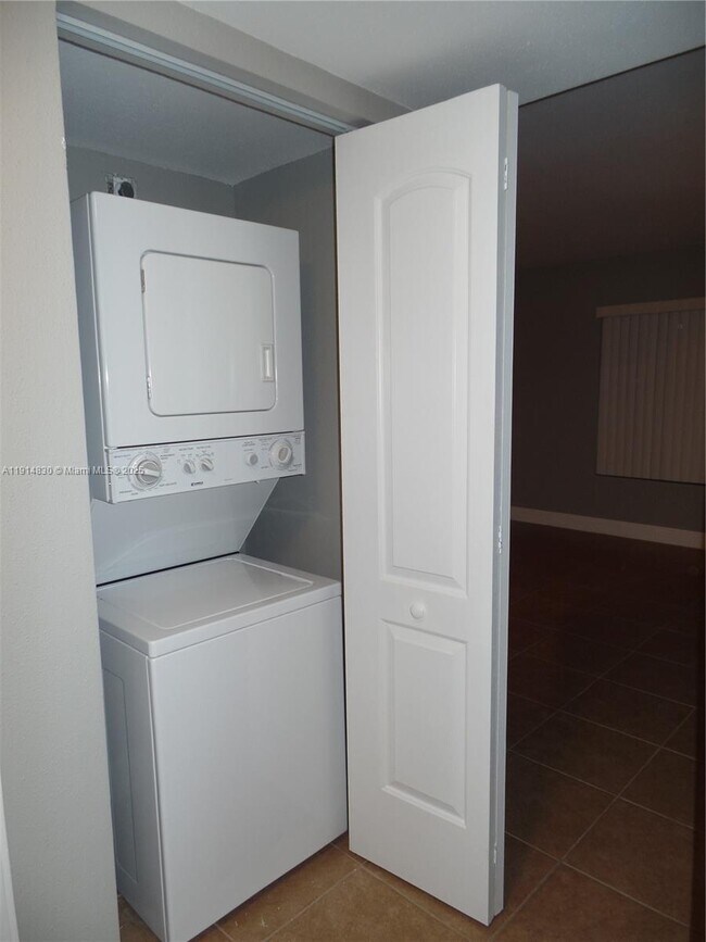 Building Photo - 2405 NW 33rd St