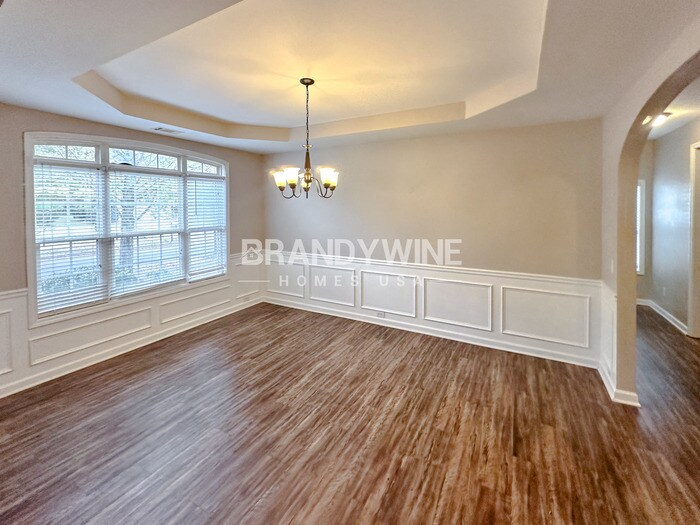 Building Photo - 527 Greyhawk Way