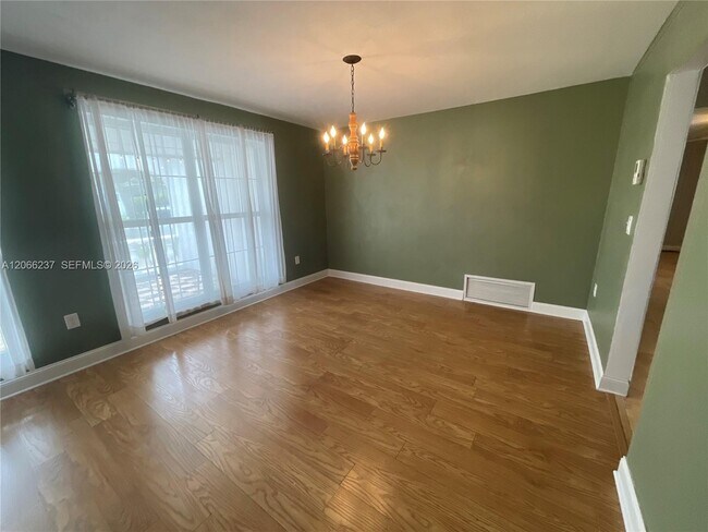 Building Photo - 9301 SW 54th St