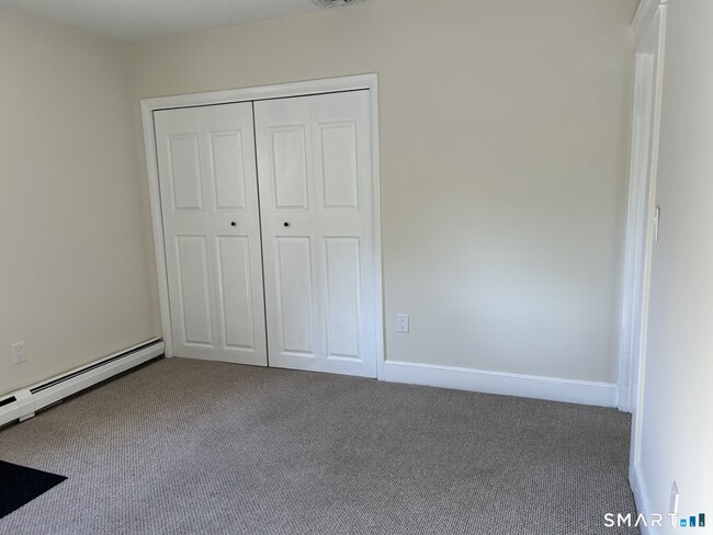Building Photo - 2561 Whitney Ave
