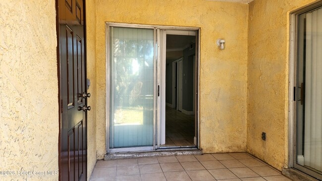 Building Photo - 2980 Sir Hamilton Cir