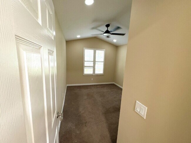 Building Photo - Charming 3-Bedroom Home in the Sought-Afte...