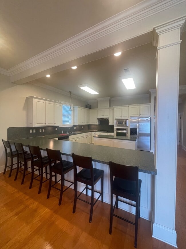 Building Photo - 1200 E Main St