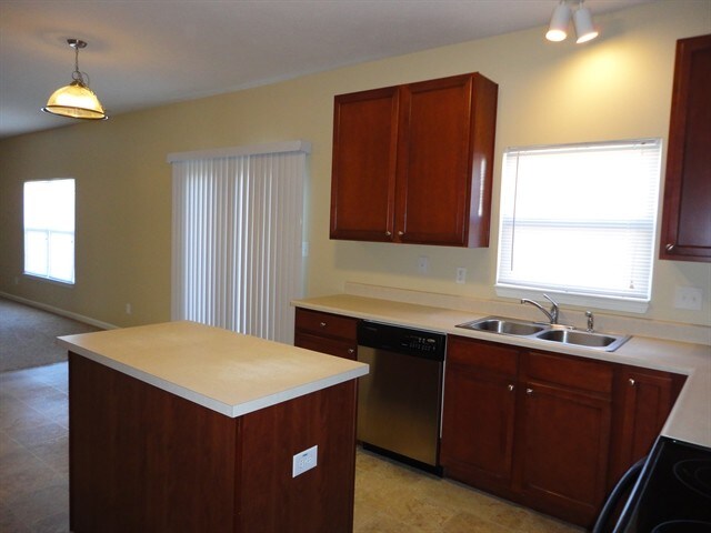 Building Photo - 12596 Pinetop Way