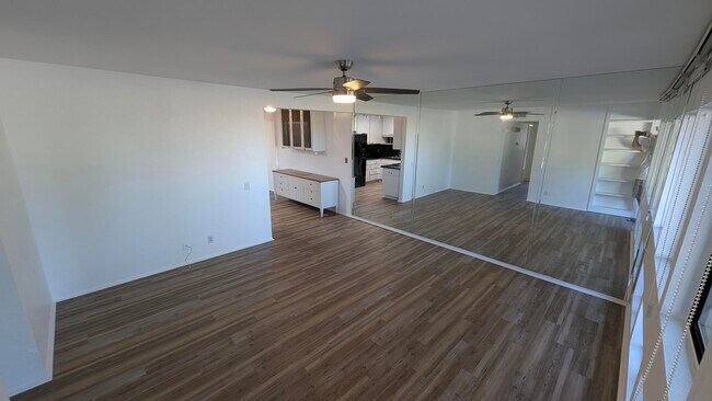 Building Photo - 425 Bradshaw E Ln