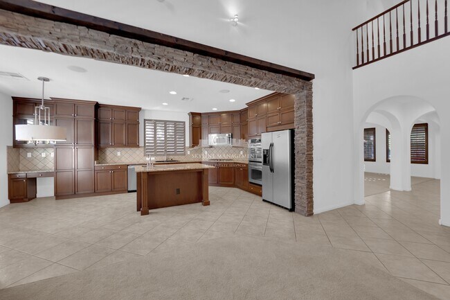 Building Photo - 8445 Cambrils Ave