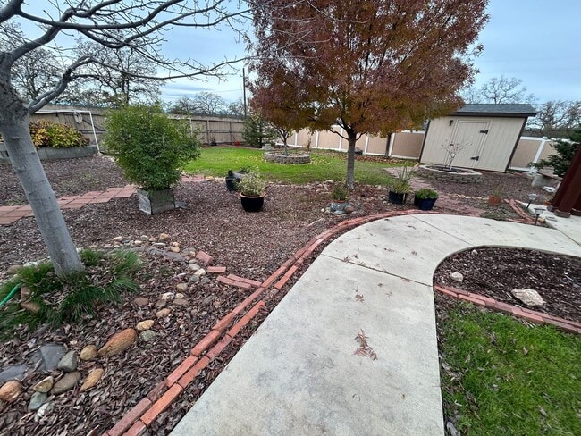 Building Photo - Comfortable 3-Bedroom Home in Gated Cottonwood Community