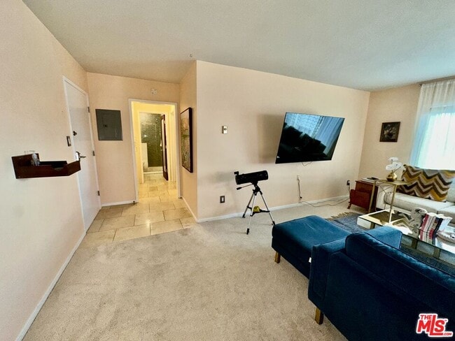 Building Photo - 960 Larrabee St