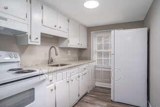 Building Photo - 814 Sunset Ave