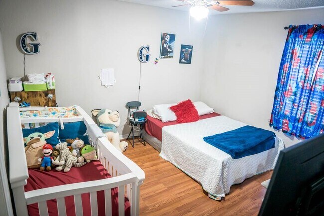 Building Photo - 605 Youngstown Pkwy