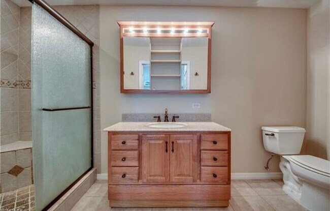 Building Photo - 1322 SW 5th Pl