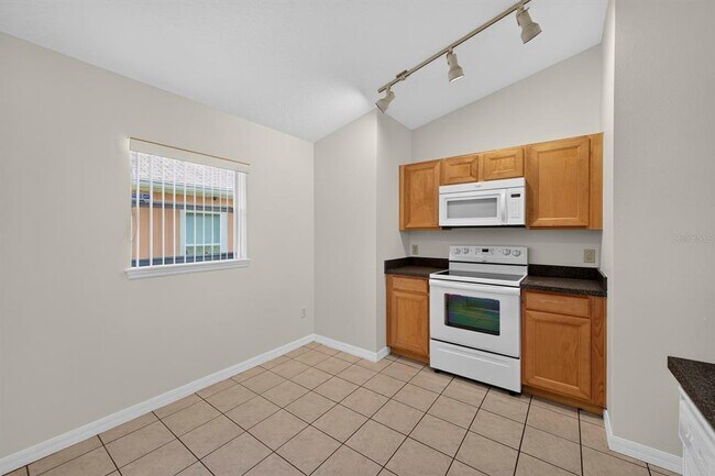 Building Photo - 839 Sandy Ridge Dr