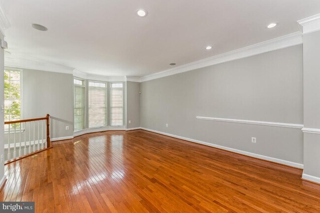 Building Photo - 4273 Upper Park Dr