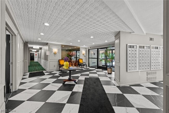 Building Photo - 11720 Edgewater Dr