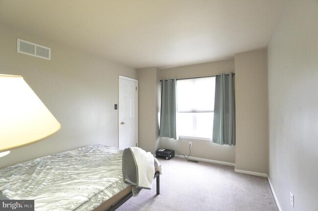 Building Photo - 2041 Greenes Way Cir