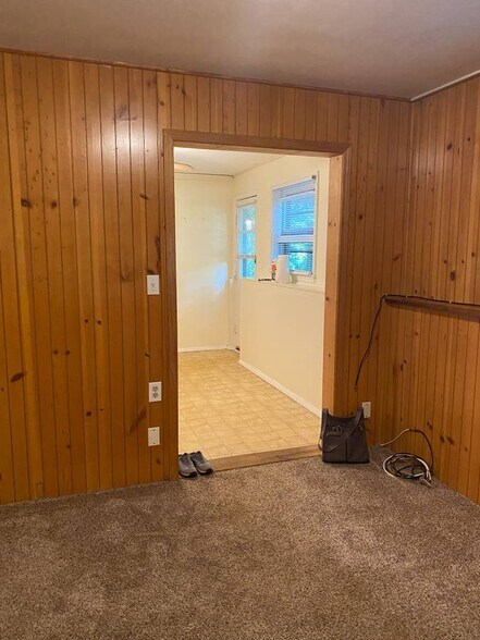 Building Photo - 50 Millrock Rd