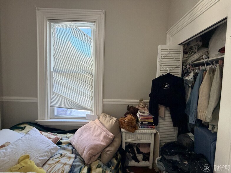 Building Photo - 8A Forest St. Unit 1L