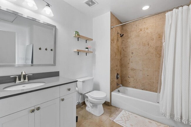 Building Photo - 748 N 3rd St