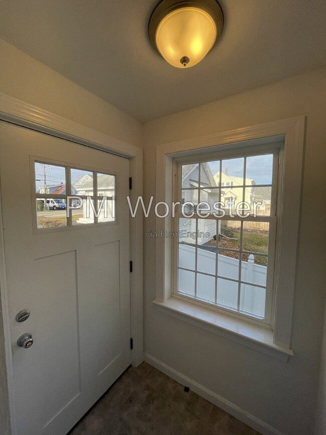 Building Photo - 14 Edgemere Blvd