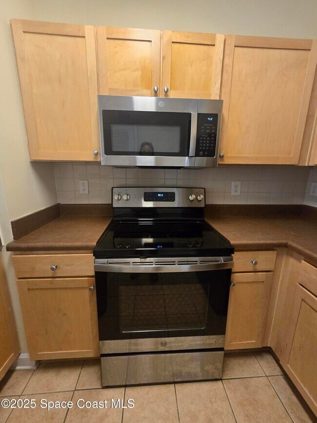 Building Photo - 6470 Borasco Dr