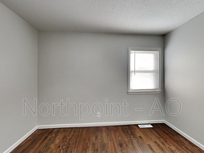 Building Photo - 16500 E 33 St S