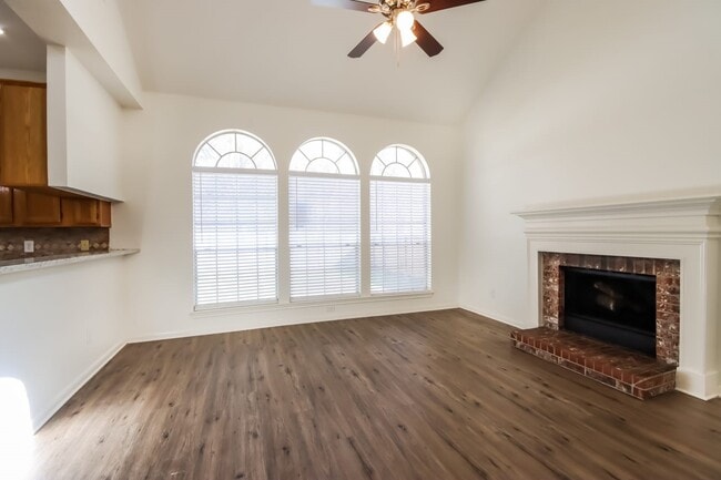 Building Photo - 3811 Spruce Bay Dr