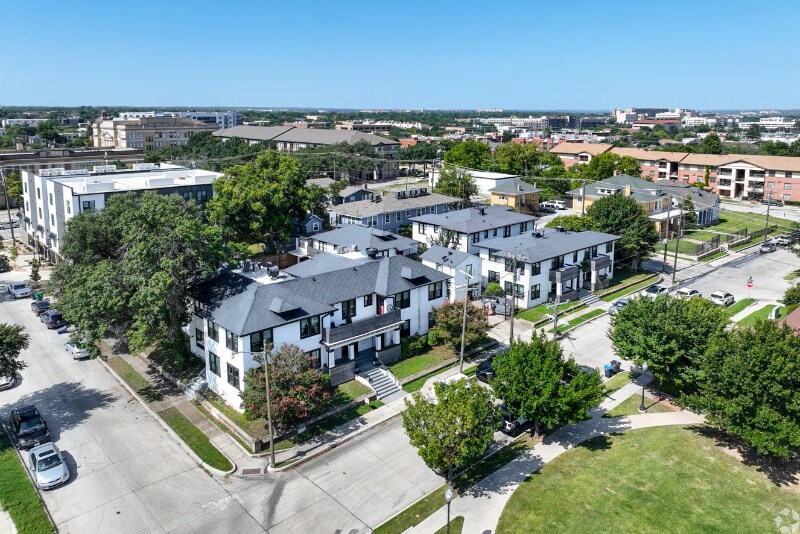 Primary Photo - 301-311 W Leuda St